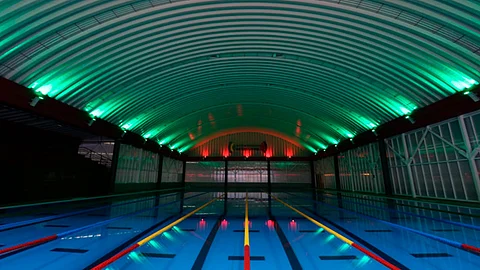 Cuenta con un sistema de iluminación escénica de colores y luminarias ahorradoras led (Foto: Cortesía)