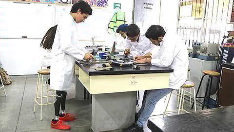 Sufrió un accidente automovilístico que le causó la amputación de dos de sus extremidades (Foto Cortesía)