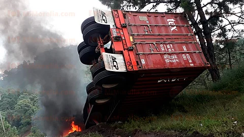Se vieron involucrados tres automóviles
(Foto: RED 113)
