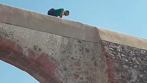 Cuerpos de emergencia del CRUM y Cruz Roja Mexicana lo atendieron de inmediato (Foto: captura de video)