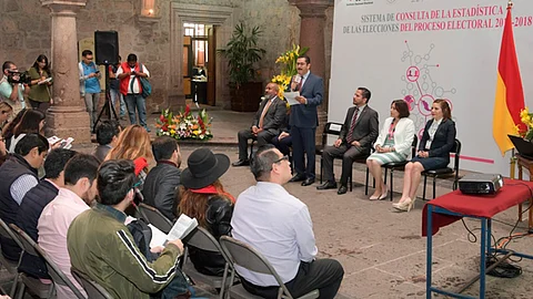 En Palacio Municipal se dieron cita también alumnos de diversas instituciones (Foto: Cortesía)
