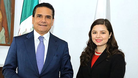 Reconoció el logro de Montserrat García, michoacana graduada con honores en EUA (Foto Cortesía)
