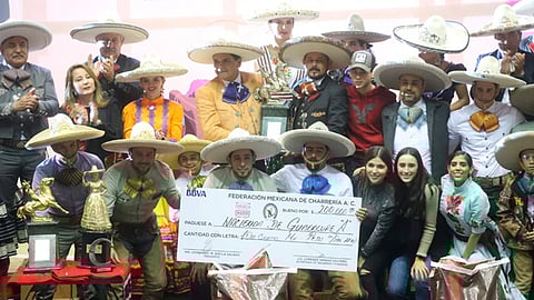 Encabeza Silvano Aureoles premiación de equipos ganadores (Foto: Cortesía)