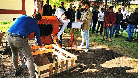 Esta técnica permitirá reducir la cantidad de basura que se genera en la institución (Foto Cortesía)