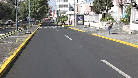 El presidente Municipal entregó el reencarpetamiento de la lateral de Avenida Acueducto, lado norte, en la colonia Lomas de Hidalgo (Foto Cotesía)