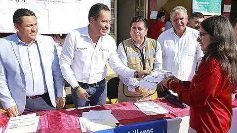 Mil 183 alumnos recibieron su beca correspondiente(Foto Cortesía)