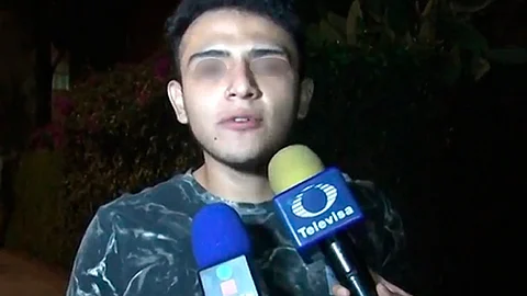 "Yo en mi intento de repelerla se lastima las manos y bueno, pues, quiero ofrecerle una disculpa pública" (Foto: Captura)