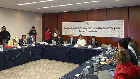 Cristóbal Arias Solís expuso los motivos por los que se denomine el año de la gran insurgente Leona Vicario (Foto: Twitter @MarioZamoraG)