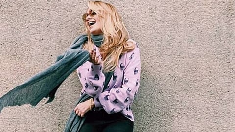 El misterioso hombre que aparece junto a ella es uno de los estilistas más famosos de la industria del espectáculo (Foto: @sofía_96castro)