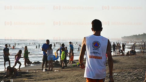 Exhortan a los bañistas a extremar precauciones y evitar ingresar al mar bajo los influjos del alcohol (Foto: RED113)