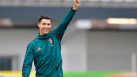 Fue galardonado como el mejor jugador de la temporada en la gala celebrada en Dubai (Foto: @Globe_Soccer)