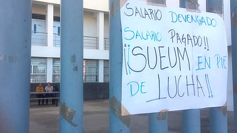 Tena Flores consideró que la vía para resolver el problema no es mediante "amenazas" a través del tesorero, sino con el diálogo (Foto: Sindicato Único de Empleados de la Universidad Michoacana Pag.Oficial)