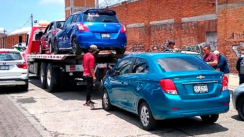 De enero al mes de julio de este año, Lagunas Vázquez informó a MiMorelia.com que se tenían reportados un total de 100 vehículos detenidos por no contar con la reglamentación necesaria (Foto: Uber si en Morelia)