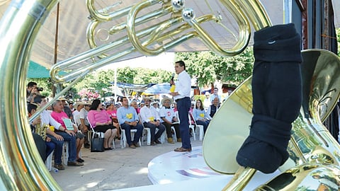 Dar instrumentos musicales a nuestras niños es lo mejor que podemos hacer para recomponer el tejido social, asegura (Foto: cortesía)