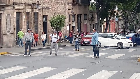La Policía Michoacán realizan labores viales y preventivas en la avenida Francisco I. Madero (Foto Cortesía)