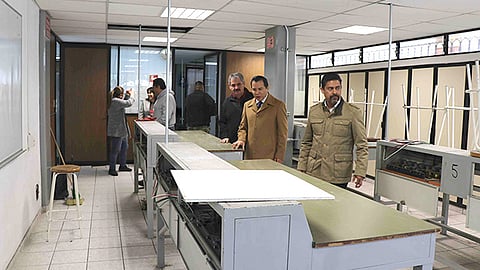 José Luis y Hugo Hernández recorrieron las instalaciones del Campus Central a fin de comprobar que se cuente con las herramientas necesarias y adecuadas (Foto Cortesía)