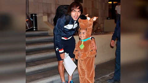 El pasado 27 de noviembre de 2019, un aficionado del Monarcas se popularizó por asistir a los partidos de la Monarquía vestido de Scooby Doo (Foto: @FuerzaMonarca)
