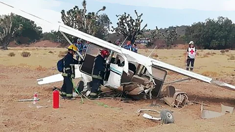 Mauricio Delmar Saavedra informó por medio de sus redes sociales que una aeronave se desplomó en suelo de Pachuca (Foto: @Mauricio_Delmar)