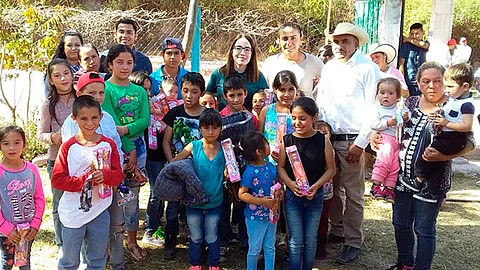 Además se hizo entrega de cobijas a todos las familias la cual ayudará a protegerse (Foto Cortesía)