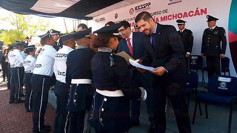 Egresaron 29 mujeres y 48 hombres (Foto: Fátima Miranda)