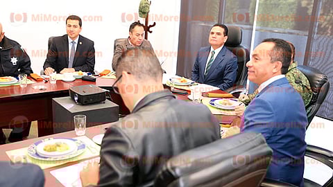 La puesta en operación de estas bases ayudará a incrementar el estado de fuerza: Silvano Aureoles (Foto RED 113)