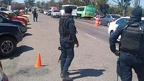 Policía Morelia y de otros agrupamientos armados, desarrollan un operativo en las principales rutas de acceso y salida del municipio (Foto Cortesía)
