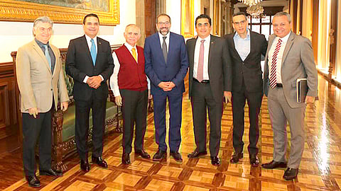 Se reúnen Silvano Aureoles y gobernador de Colima con jefe de la Oficina de la Presidencia de la República para revisar el proyecto (Foto Cortesía)