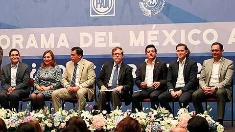 Integrantes del Grupo Parlamentario del PAN, participaron en la conferencia Panorama del México Actual, del diputado federal Juan Carlos Romero Hicks (Foto Cortesía)