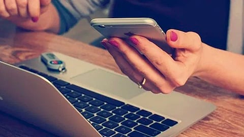 Según el funcionario, el estar disponible fuera de horario laboral ha sido considerado como un peligro para la salud (Foto: pixabay.com)