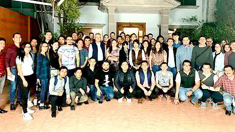 El diputado acordó con los jóvenes definir una agenda de trabajo para abordar los temas que les interesan (Foto Cortesía)