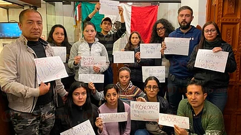 Las dos morelianas junto con otras 19 personas buscan ayuda de las autoridades para resolver su situación en Perú (Foto: Gis Aburto)