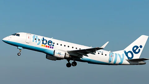Flybe operaba cerca del 40 por ciento de los vuelos domésticos de Reino Unido (Foto: aeronauticapy.com)