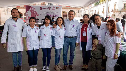 La jornada de atención en favor de las mujeres se realiza en la plaza Benito Juárez (Foto: cortesía)