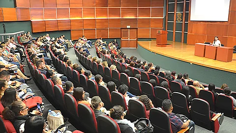 En conferencia, se compartieron detalles sobre la llamada Ley Olimpia, misma que tipifica la violencia digital (Foto Cortesía)