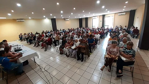 Los sueumistas manifestaron que se sintieron obligados a ceder parte de su derecho (Foto: Sindicato Único de Empleados de la Universidad Michoacana Pag.Oficial)