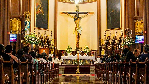 Para oración personal se mantendrán abiertos los templos a los que puedan ingresar feligreses con las medidas preventivas necesarias (Foto: Conferencia Episcopal Mexicana )