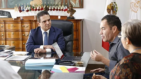 Revisa Silvano Aureoles obras en proceso de ejecución en Ciudad Salud; presentan 80% de avance(Foto: Cortesía)