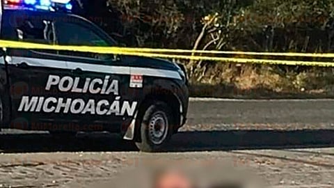 Los asesinos les dejaron a las víctimas dos mensajes escritos en un par de cartulinas (Foto: RED 113)