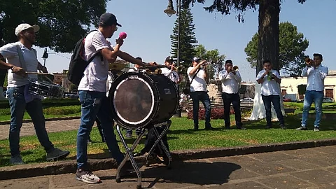La mayoría tiene tres semanas sin trabajo, y es que tocaban en fiestas patronales (Foto: Fátima Miranda)