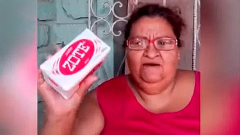 En un video pidió a todos bañarse durante la cuarentena (Foto: captura de video)