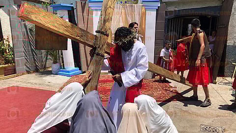Por contingencia sanitaria sólo 30 personas están dentro de la casa de Julio Ferrer, quien ha representado a Cristo durante ocho años (Foto: Cynthia Arroyo)