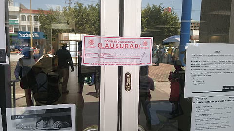 La sucursal no contaba con filtro sanitario y carecía de medidas para que los visitantes acataran la sana distancia (Foto: Cortesía)