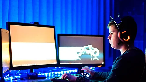 Gracias a sus conocimientos y a los cursos en Internet inventó un juego en línea