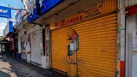 Establecimientos ubicados en la avenida Lázaro Cárdenas y Vicente Santa María ya han sido cerrados (Foto: Fátima Miranda)