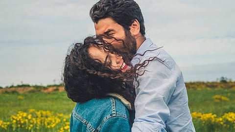 Un beso podría ser necesario en estos momentos para desatar la calma y paz (Foto: pixabay)