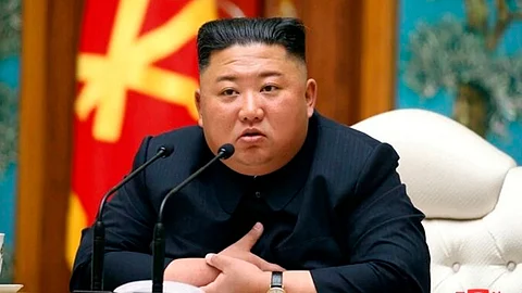 La noche del lunes, el medio estadounidense informó que Kim se encontraba delicado de salud (Foto Twitter: @hectorc2084)