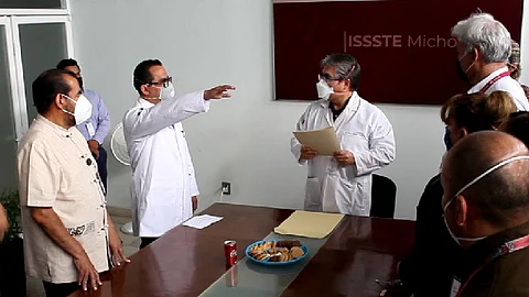 El médico Carlos Alberto Guerrero es reconocido como uno de los mejores neurocirujanos (Foto: Huitzi González)