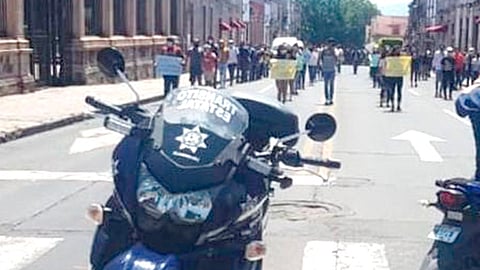 Oficiales de Tránsito y Movilidad coadyuvan con labores para preservar la seguridad de la población (Foto Cortesía)