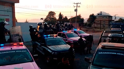 Los arrestados entorpecían las vialidades para exigir que fuera combatido el incendio en el Cerro del Cacique (Foto: RED 113)
