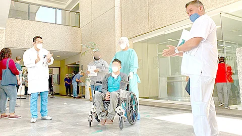 Pedro “N” agradeció al personal médico del Seguro Social que le salvaron la vida (Foto Cortesía)